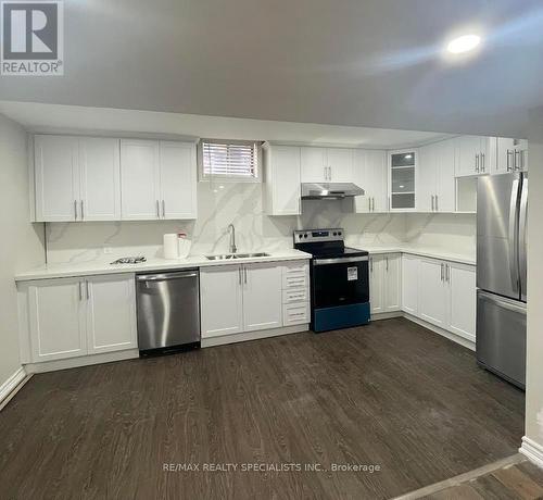 4 Vernosa Drive, Brampton, ON - Indoor Photo Showing Kitchen With Double Sink