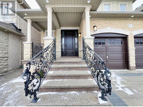 4 Vernosa Drive, Brampton, ON - Outdoor With Facade