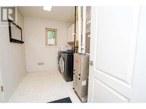 1201 Cameron Avenue Unit# 53, Kelowna, BC - Indoor Photo Showing Laundry Room