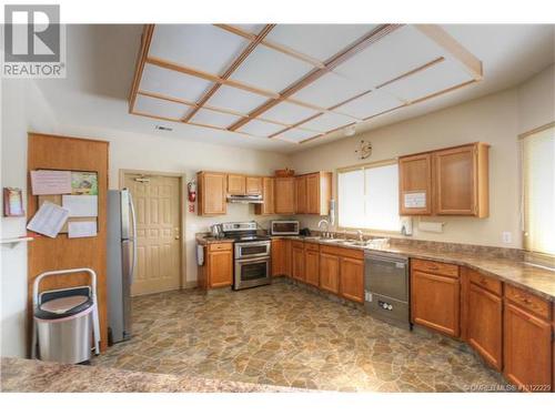 1201 Cameron Avenue Unit# 53, Kelowna, BC - Indoor Photo Showing Kitchen With Double Sink