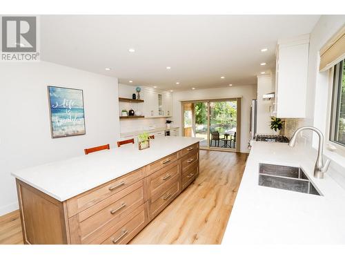 1201 Cameron Avenue Unit# 53, Kelowna, BC - Indoor Photo Showing Kitchen