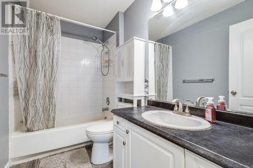 526 Clayton Crescent, Kelowna, BC - Indoor Photo Showing Bathroom