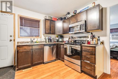 Suite Kitchen - 526 Clayton Crescent, Kelowna, BC - Indoor Photo Showing Kitchen