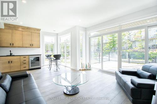 29 Sauble River Road, Lambton Shores (Grand Bend), ON - Indoor Photo Showing Living Room