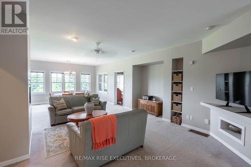 596 Kings Mill Road, Stirling-Rawdon, ON - Indoor Photo Showing Living Room