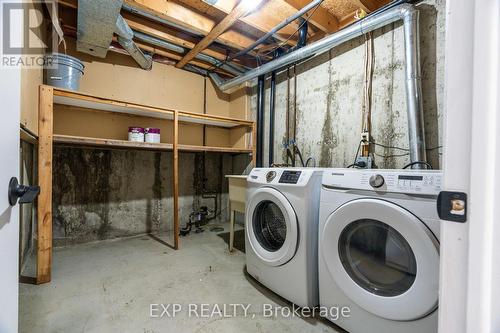 29 Bourne Street, Ottawa, ON - Indoor Photo Showing Laundry Room