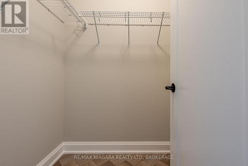 1 Stickles Street, Pelham (662 - Fonthill), ON - Indoor With Storage