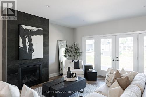 1 Stickles Street, Pelham (662 - Fonthill), ON - Indoor Photo Showing Living Room With Fireplace