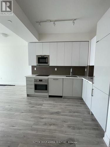 1101 - 2908 Highway 7, Vaughan, ON - Indoor Photo Showing Kitchen