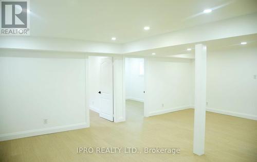 98 Lena Drive, Richmond Hill, ON - Indoor Photo Showing Other Room