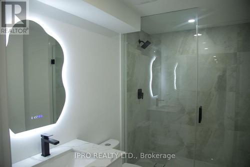 98 Lena Drive, Richmond Hill, ON - Indoor Photo Showing Bathroom