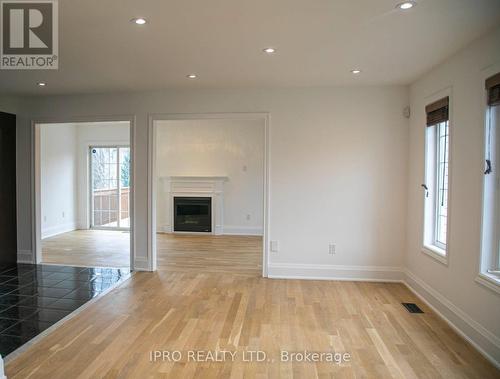 98 Lena Drive, Richmond Hill, ON - Indoor With Fireplace