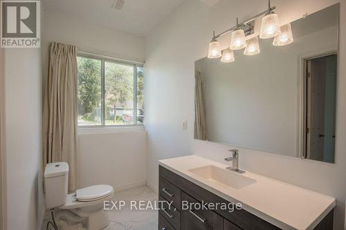 201 Garden Avenue, Georgina, ON - Indoor Photo Showing Bathroom