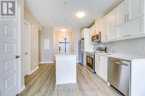 107 - 95 Dundas Street W, Oakville, ON - Indoor Photo Showing Kitchen