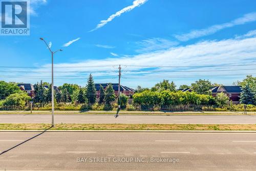 107 - 95 Dundas Street W, Oakville, ON - Outdoor With View