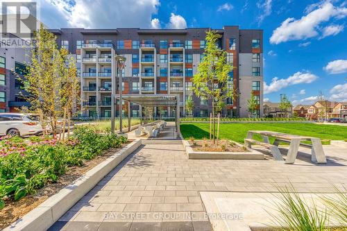 107 - 95 Dundas Street W, Oakville, ON - Outdoor With Balcony