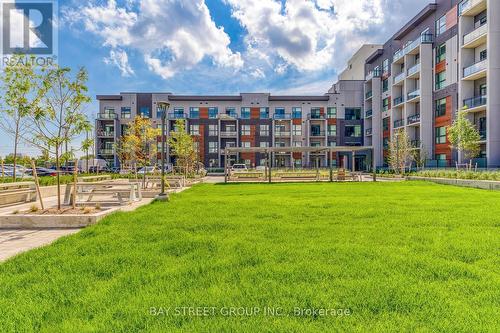 107 - 95 Dundas Street W, Oakville, ON - Outdoor With Balcony