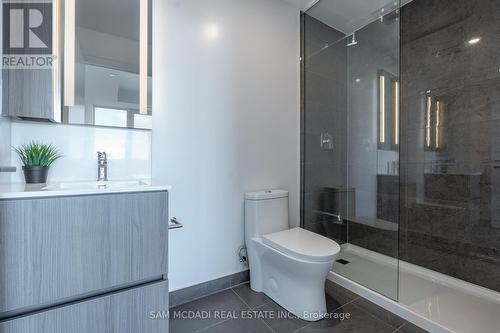 1412 - 220 Missinnihe Way, Mississauga, ON - Indoor Photo Showing Bathroom