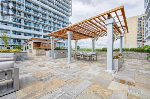 1605 - 55 Speers Road, Oakville, ON - Outdoor