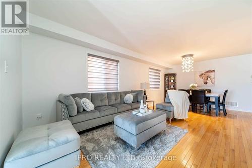 60 Brentcliff Drive, Brampton, ON - Indoor Photo Showing Living Room