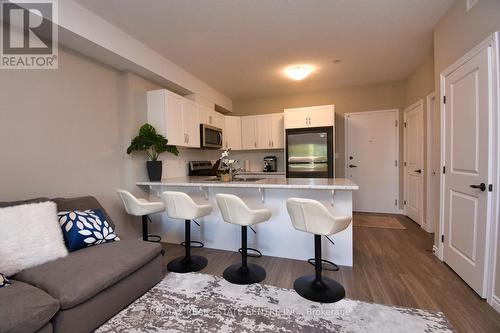 203 - 2605 Binbrook Road, Hamilton, ON - Indoor Photo Showing Kitchen