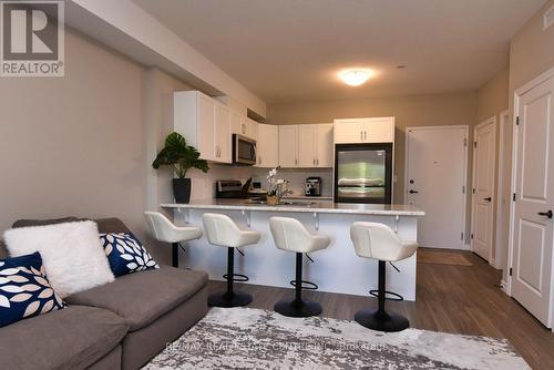 203 - 2605 Binbrook Road, Hamilton, ON - Indoor Photo Showing Kitchen