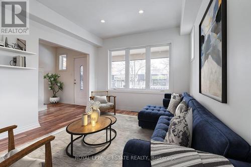 81 Ottawa Street N, Hamilton, ON - Indoor Photo Showing Living Room