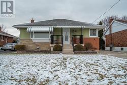 35 WILDEWOOD AVENUE  Hamilton, ON L8T 1X4