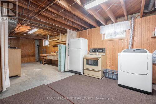 35 Wildewood Avenue, Hamilton, ON - Indoor Photo Showing Laundry Room