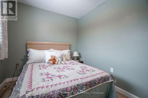 35 Wildewood Avenue, Hamilton, ON - Indoor Photo Showing Bedroom