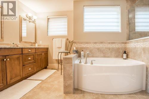 14419 Downton Avenue Unit# 207, Summerland, BC - Indoor Photo Showing Bathroom