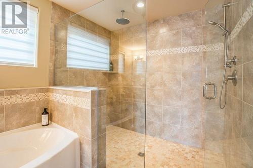 14419 Downton Avenue Unit# 207, Summerland, BC - Indoor Photo Showing Bathroom