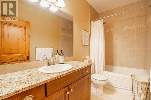 14419 Downton Avenue Unit# 207, Summerland, BC - Indoor Photo Showing Bathroom