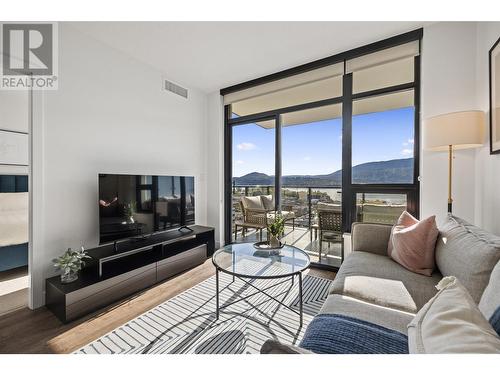 1471 St Paul Street Unit# 1606, Kelowna, BC - Indoor Photo Showing Living Room