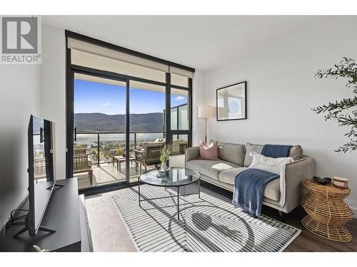 1471 St Paul Street Unit# 1606, Kelowna, BC - Indoor Photo Showing Living Room