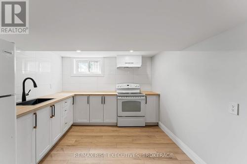 1218 Johnson Street, Kingston (Central City West), ON - Indoor Photo Showing Kitchen