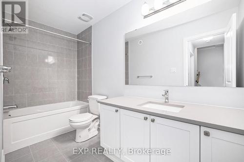 722 Mishi, Ottawa, ON - Indoor Photo Showing Bathroom