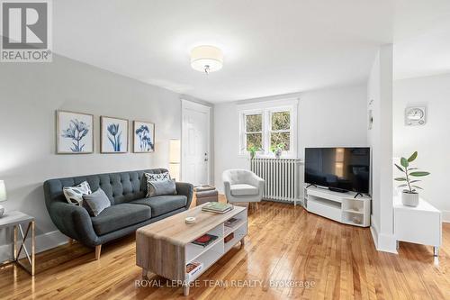 160 Crichton Street, Ottawa, ON - Indoor Photo Showing Living Room