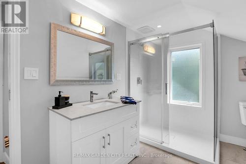 2722 Red Maple Avenue E, Lincoln (980 - Lincoln-Jordan/Vineland), ON - Indoor Photo Showing Bathroom