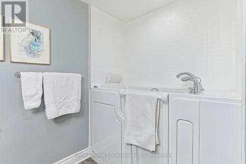 417 - 91 Raglan Street, Collingwood, ON - Indoor Photo Showing Bathroom