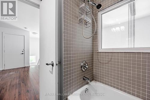 302 - 21 Earl Street, Toronto, ON - Indoor Photo Showing Bathroom