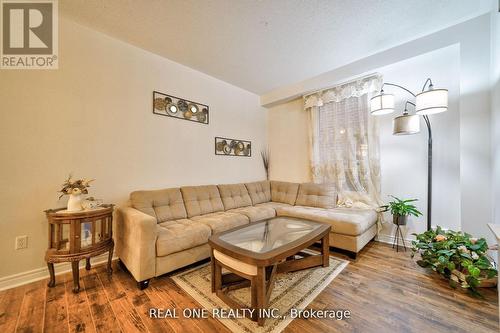 41 Timbercreek Court, Toronto, ON - Indoor Photo Showing Living Room