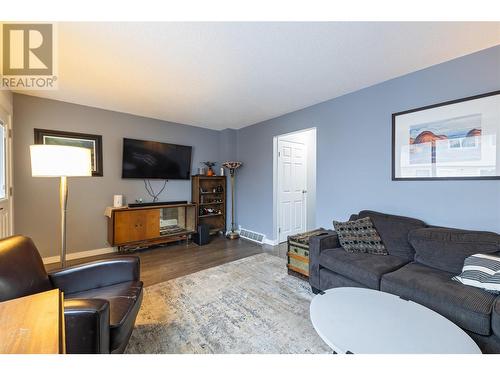 2568 Sandpiper Drive Unit# 28, Kamloops, BC - Indoor Photo Showing Living Room