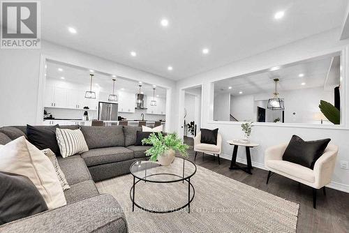 155 Ronald Hooper Avenue, Clarington, ON - Indoor Photo Showing Living Room