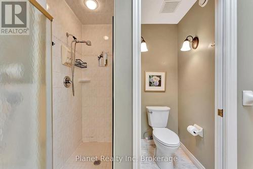 56 Honeysuckle Drive, Guelph (Village By The Arboretum), ON - Indoor Photo Showing Bathroom