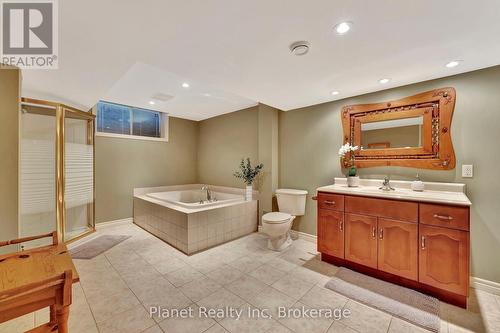 56 Honeysuckle Drive, Guelph (Village By The Arboretum), ON - Indoor Photo Showing Bathroom