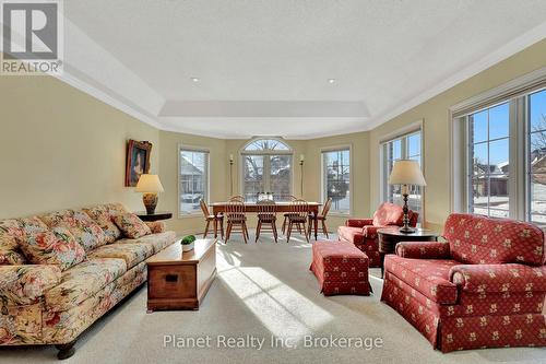 56 Honeysuckle Drive, Guelph (Village By The Arboretum), ON - Indoor Photo Showing Living Room