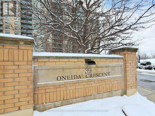 908 - 39 Oneida Crescent, Richmond Hill, ON - Outdoor