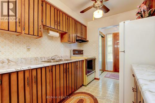 42 Mallard Crescent, Brampton, ON - Indoor Photo Showing Kitchen With Double Sink