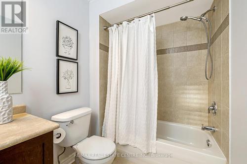 1395 Costigan Road, Milton, ON - Indoor Photo Showing Bathroom